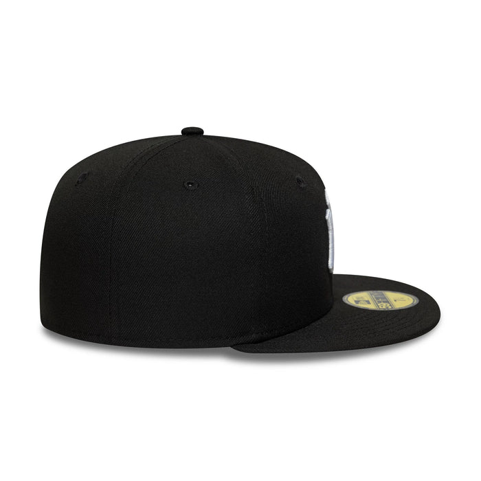 This is a New York Yankees MLB Black 59FIFTY Fitted Cap 6