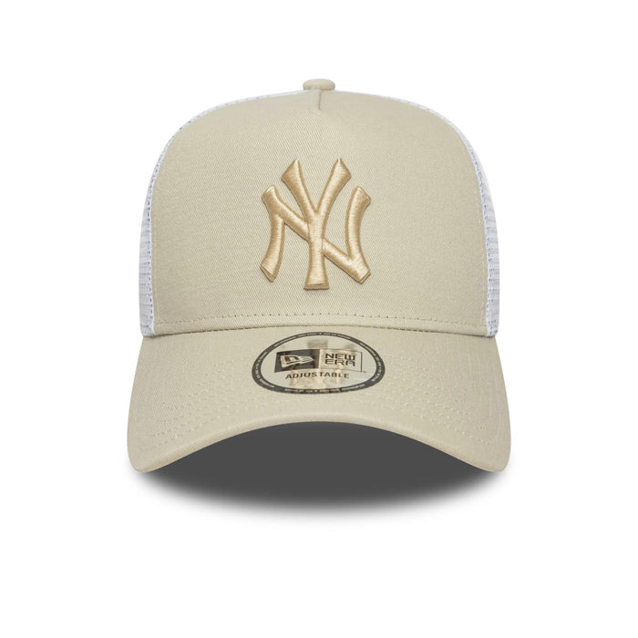 This is a New York Yankees MLB League Essential Light Beige 9FORTY E-Frame Trucker Adjustable Cap 2