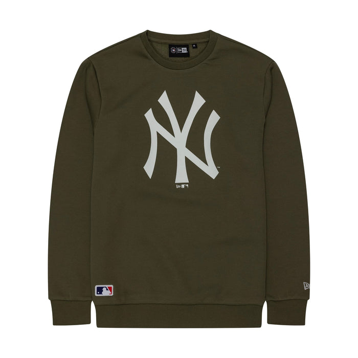 The Male model is wearing New York Yankees MLB Regular Green Crew Neck Sweater 1