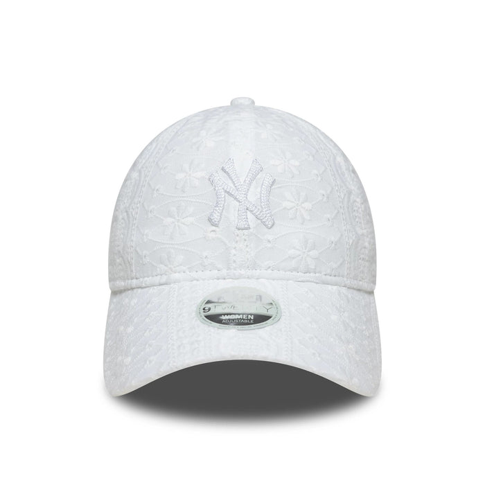 This is a New York Yankees Womens MLB Broderie White 9TWENTY Adjustable Cap 2