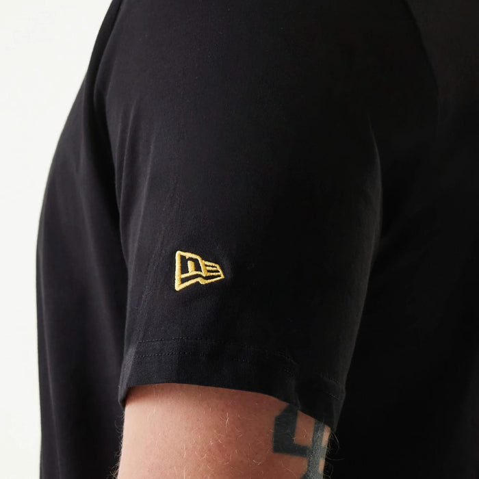 The Male model is wearing Pittsburgh Pirates MLB Regular Black T-Shirt 6