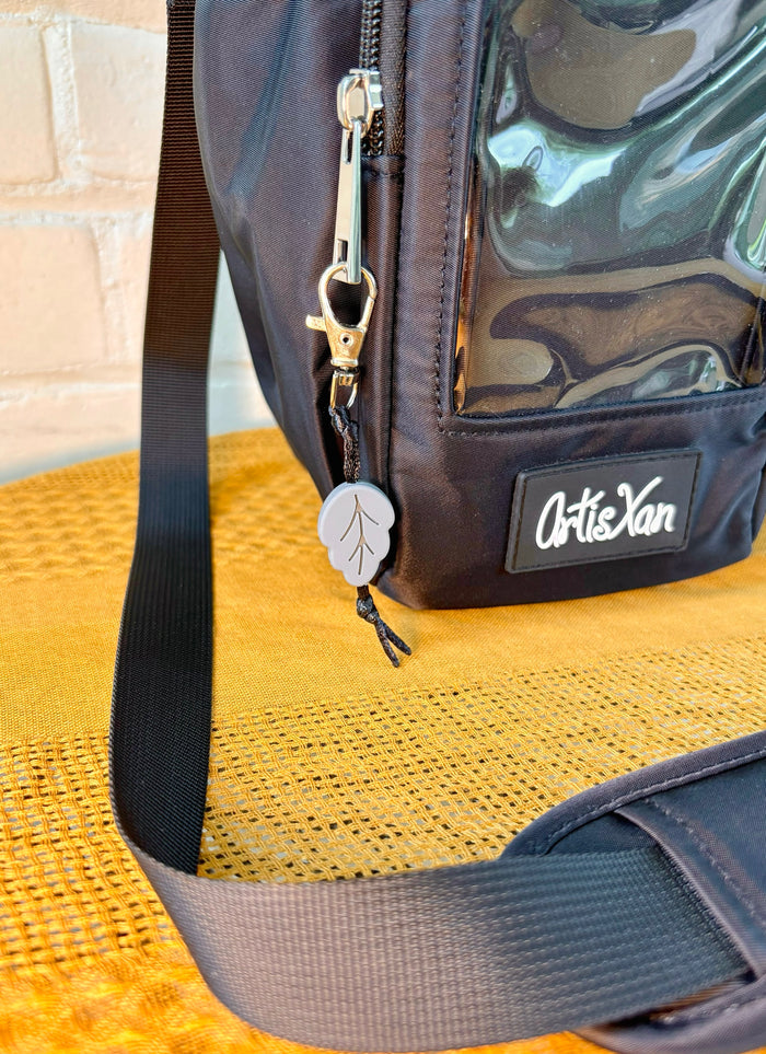 PRE-ORDER Large Black Ita Water Bottle Bag with Fidget Zipper Pull