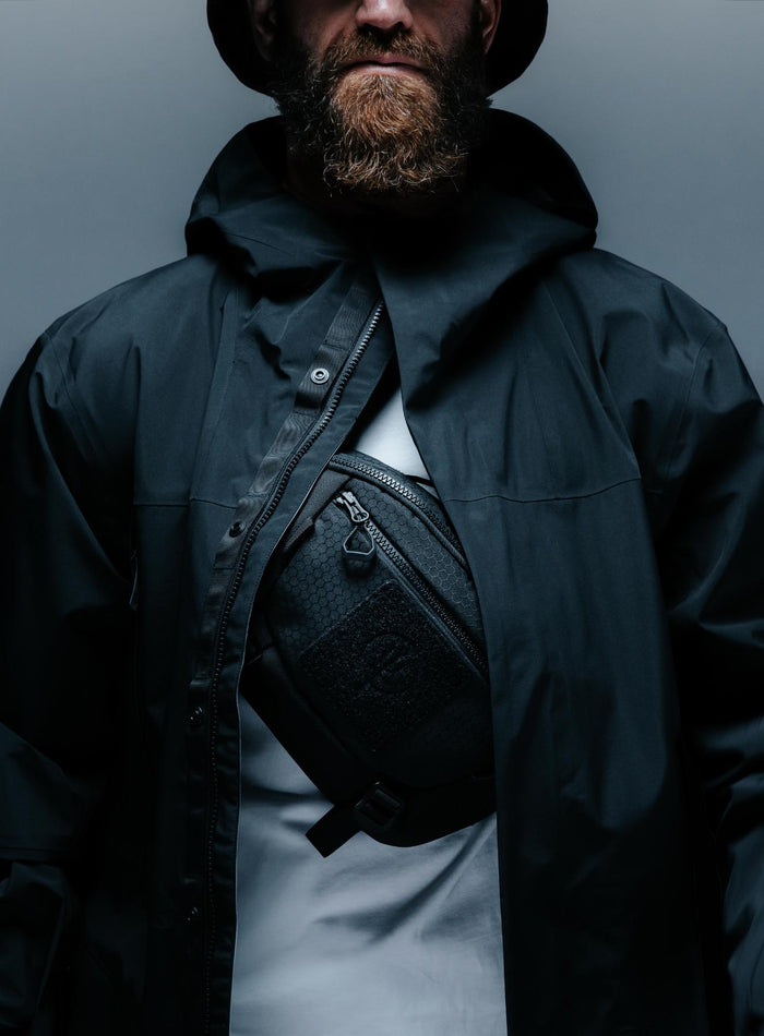 Creative Image Of Spectral 5L Waist Pack In Obsidian Black (ITF)