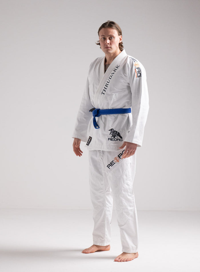 Angus Is 6ft 4" | Hem Studio Image Of Model Wearing Thrudark X Reorg Lightweight Nqg Gi In White (SS Model)
