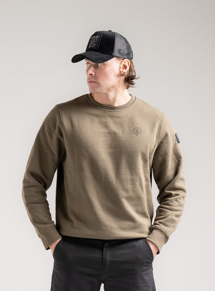 Rudie Is 6ft 2" And Wears Size: M | Hem Studio Image Of Model Wearing Vader Jumper - Originals In Khaki (SS Model)