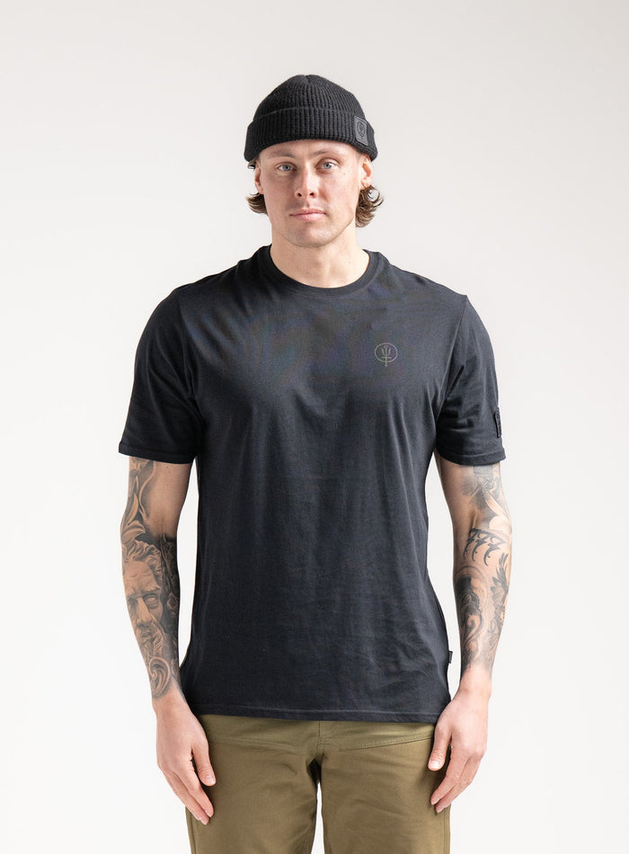 Angus Is 6ft 4" And Wears Size: L | Hem Studio Image Of Model Wearing Vader T-Shirt - Originals In Obsidian Black (SS Model)